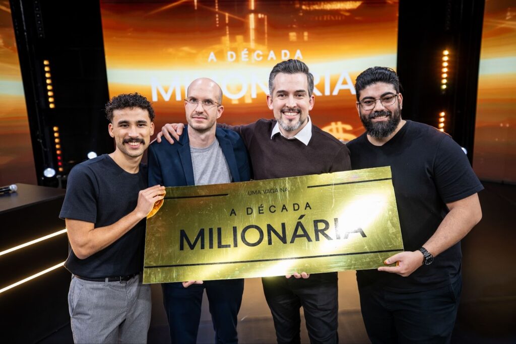 Time #Ousados da Agência Explorer comemorando a vitória no Game Show da Década Milionária